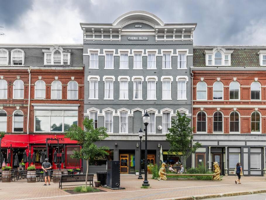 Market Square View, Heart of DTWN, Historic Hotel, King Bed, Room # 402